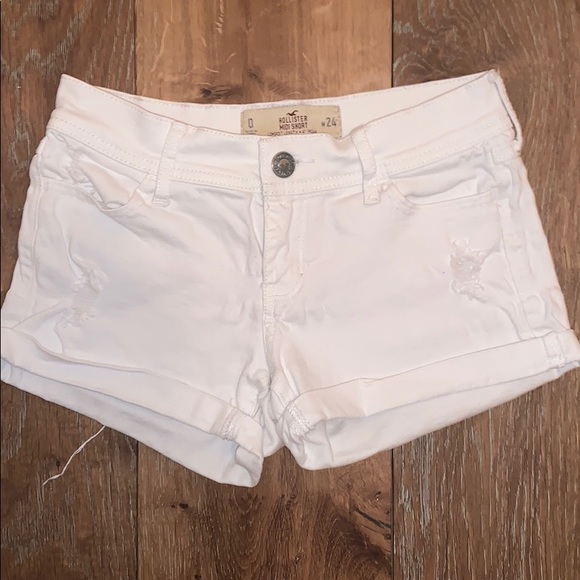 Hollister Pants - White Hollister Midi Shorts